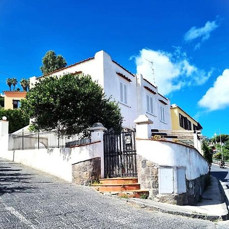 Brecchembe - Holiday Home In The Center Of Lacco Ameno 拉科阿梅诺 外观 照片
