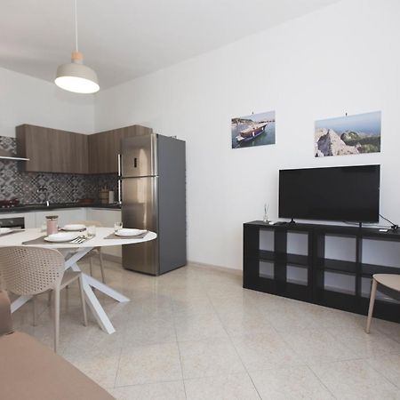 Brecchembe - Holiday Home In The Center Of Lacco Ameno 拉科阿梅诺 外观 照片