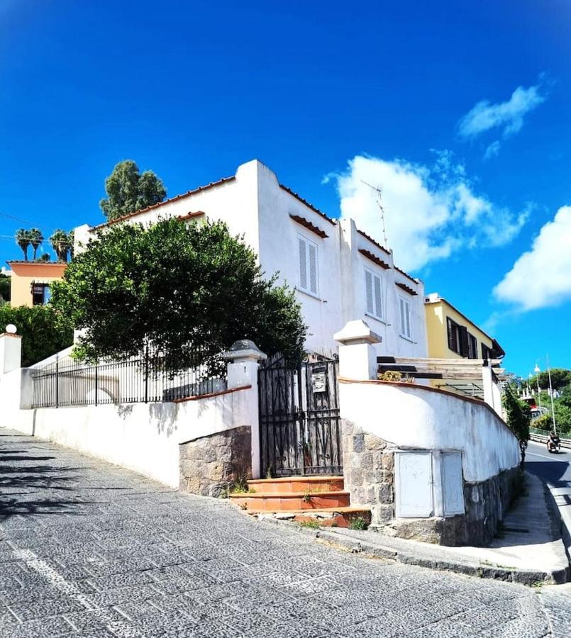 Brecchembe - Holiday Home In The Center Of Lacco Ameno 拉科阿梅诺 外观 照片